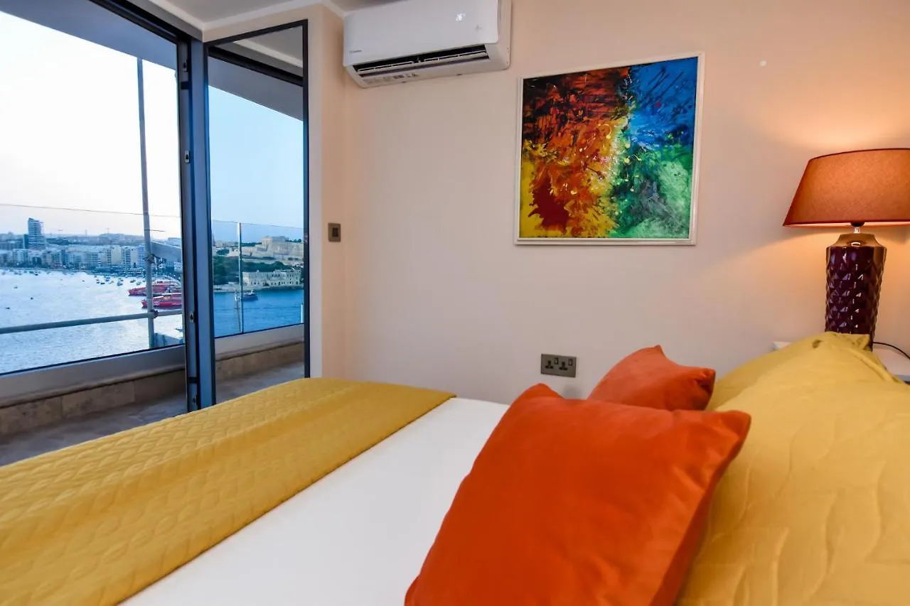Unique Seafront Triplex Penthouse With Panoramic Bedroom & Rooftop Jacuzzi Overlooking Valletta Sliema 0*,