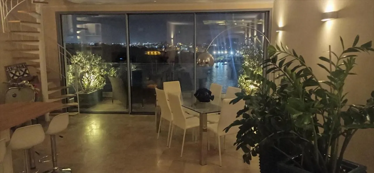 Unique Seafront Triplex Penthouse With Panoramic Bedroom & Rooftop Jacuzzi Overlooking Valletta Sliema 0*,
